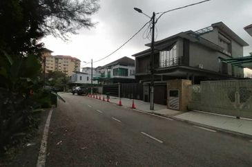 13034 sqft Bungalow Lot Freehold Non Bumi Taman Putra Hills  Gated and Guarded