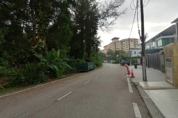 13034 sqft Bungalow Lot Freehold Non Bumi Taman Putra Hills  Gated and Guarded