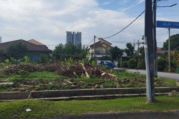 Bungalow Lot Non Bumi  5489 sqft Individual Title Kampung Batu Muda KL