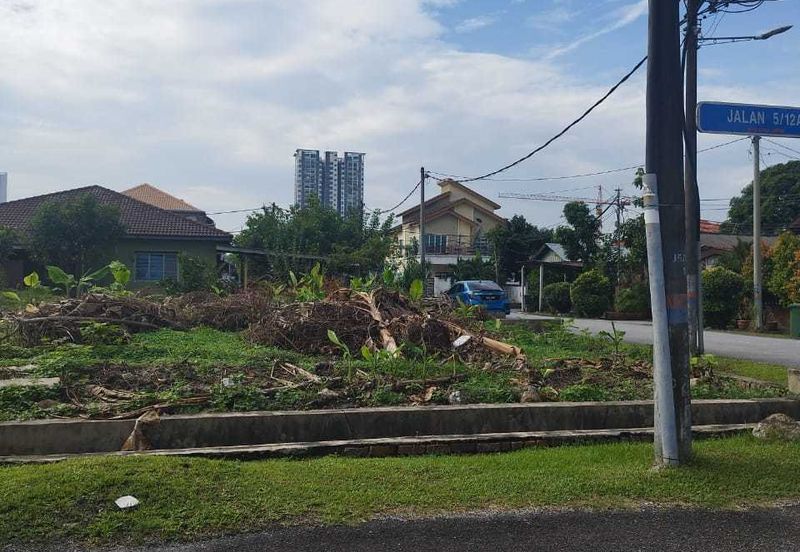 Bungalow Lot Non Bumi  5489 sqft Individual Title Kampung Batu Muda KL