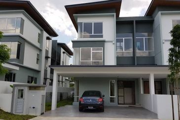 Parkfield Residences, Tropicana Heights