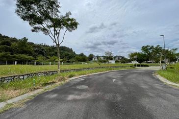Freehold Non Bumi Bungalow Lot, Bandar Sungai Long 8622sqft