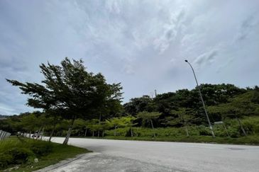 Freehold Non Bumi Bungalow Lot, Bandar Sungai Long 8622sqft