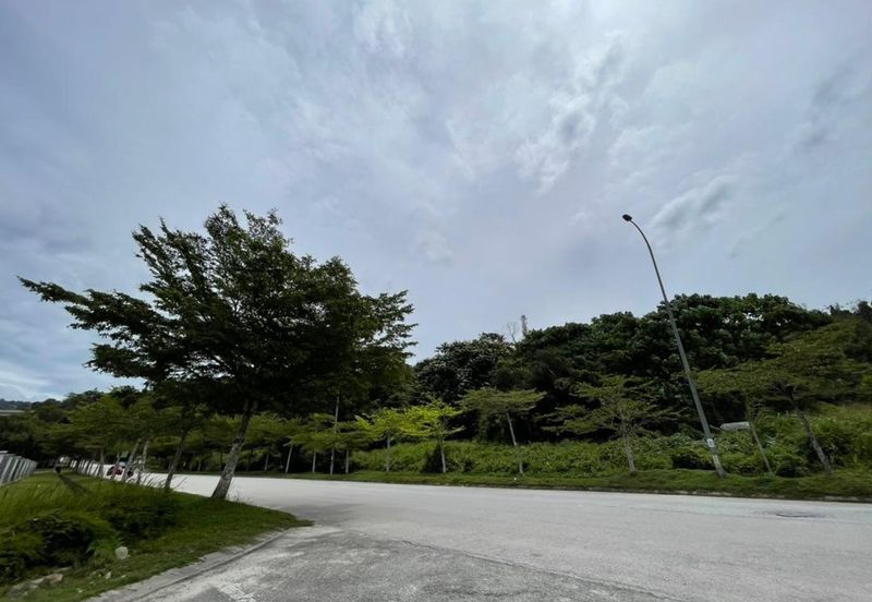 Freehold Non Bumi Bungalow Lot, Bandar Sungai Long 8622sqft