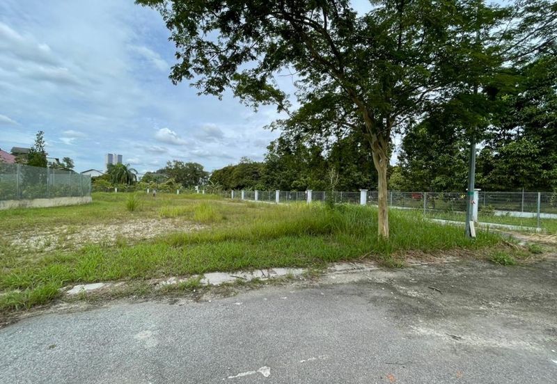 Freehold Non Bumi Bungalow Lot, Bandar Sungai Long 8622sqft