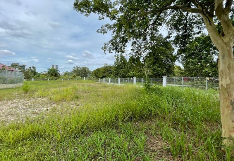 Freehold Non Bumi Bungalow Lot, Bandar Sungai Long 8622sqft