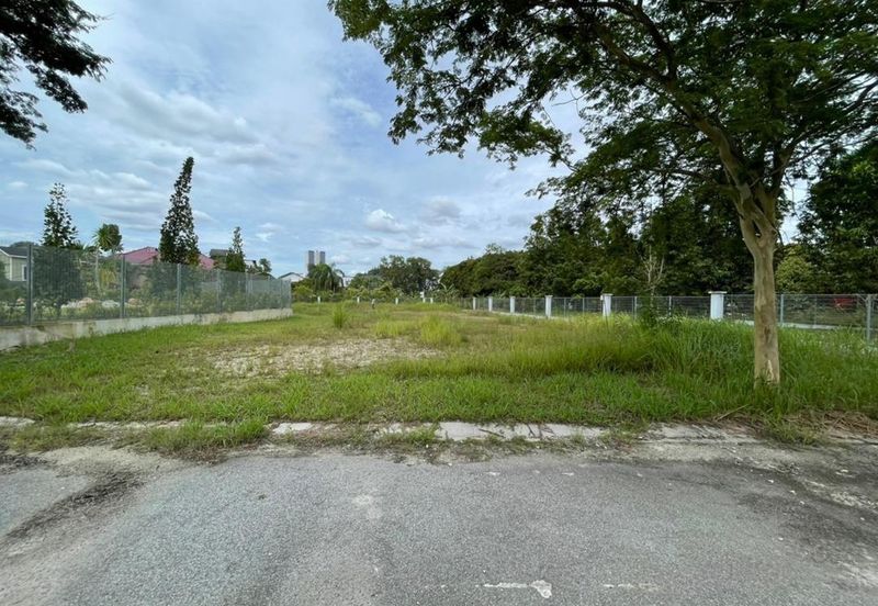 Freehold Non Bumi Bungalow Lot, Bandar Sungai Long 8622sqft