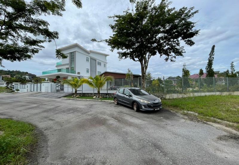 Freehold Non Bumi Bungalow Lot, Bandar Sungai Long 8622sqft