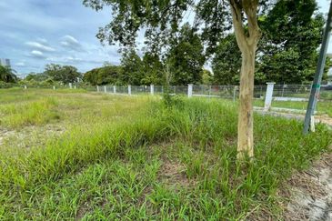 Freehold Non Bumi Bungalow Lot, Bandar Sungai Long 8622sqft