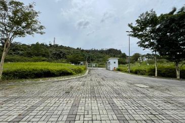 Freehold Non Bumi Bungalow Lot, Bandar Sungai Long 8622sqft