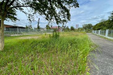 Freehold Non Bumi Bungalow Lot, Bandar Sungai Long 8622sqft