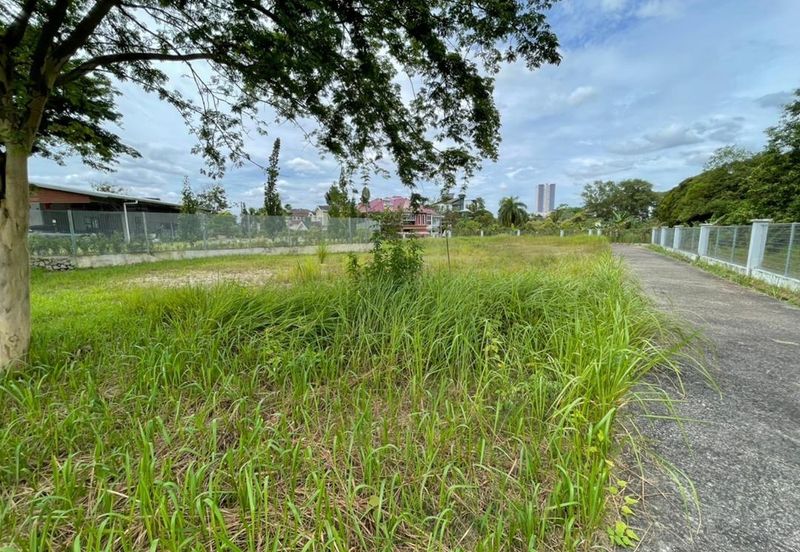 Freehold Non Bumi Bungalow Lot, Bandar Sungai Long 8622sqft