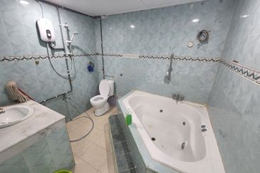 2.5 Storey Bukit Setiawangsa End Lot 20x70 Freehold Gated and Guarded