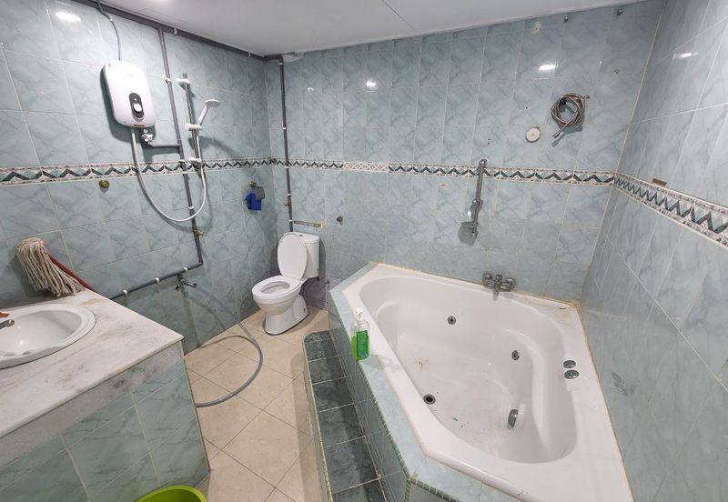 2.5 Storey Bukit Setiawangsa End Lot 20x70 Freehold Gated and Guarded