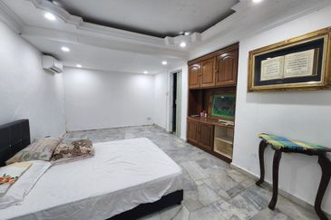 2.5 Storey Bukit Setiawangsa End Lot 20x70 Freehold Gated and Guarded