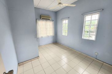 2 Storey Bukit Setiawangsa End Lot Freehold 20x70 Gated