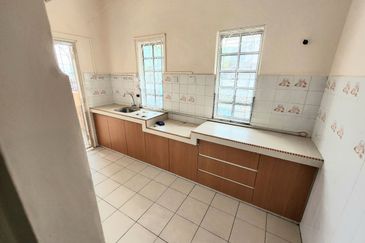 2 Storey Bukit Setiawangsa End Lot Freehold 20x70 Gated