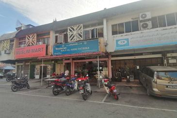 2 storey Shoplot opposite masjid bilal rabah taman koperasi polis