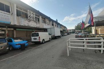 2 storey Shoplot opposite masjid bilal rabah taman koperasi polis