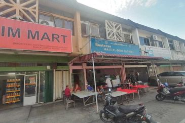 2 storey Shoplot opposite masjid bilal rabah taman koperasi polis