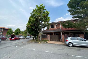 SL 10, Bandar Sungai Long