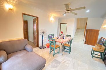 SL 10, Bandar Sungai Long