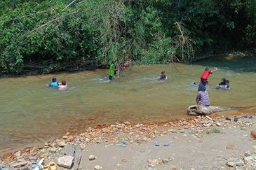 Agri Land ada Sungai Main Hulu Rening Batang Kali 1.79 Ekar