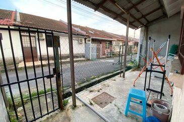 Desa Pinggiran Putra