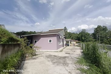 Kampung Baru Batu 14