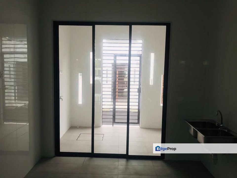 Eunica Desa Mayang Sari, Nilai 2 Storey House 20x70 Freehold Guarded, Negeri Sembilan, Seremban