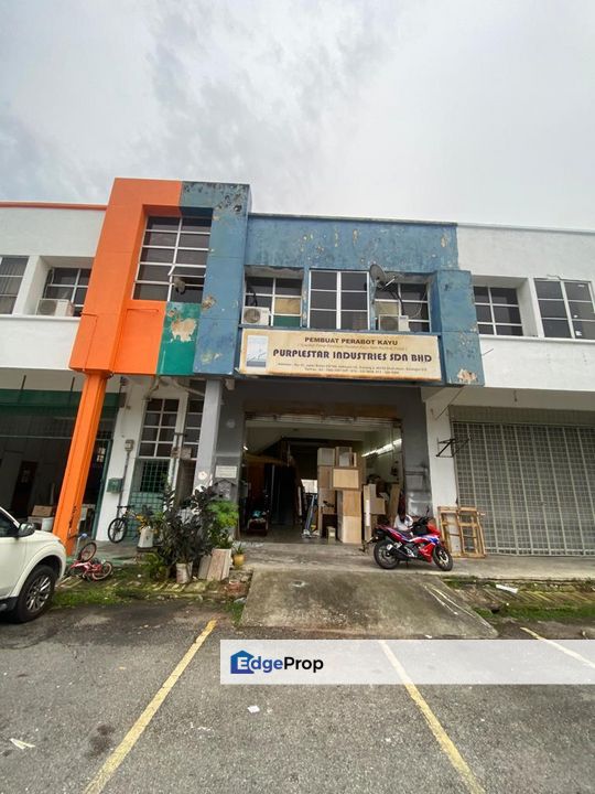 Warehouse Factory Non Bumi Lot Bandar Pinggiran Subang 2250 sqft, Selangor, Shah Alam