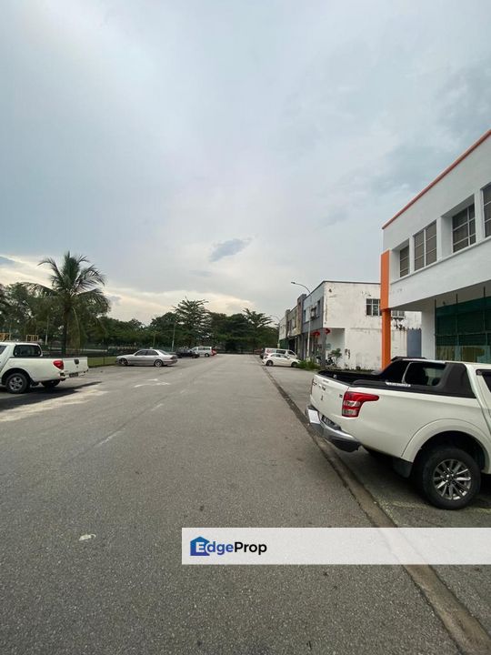 Warehouse Factory Non Bumi Lot Bandar Pinggiran Subang 2250 sqft, Selangor, Shah Alam