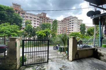 Lorong Keramat Hujung 1