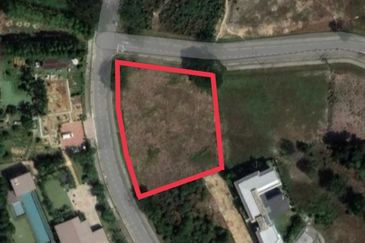 Bungalow Lot at Jln Anjung U8, Bukit Jelutong Freehold 25932sqft Gated