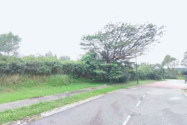 Bungalow Lot at Jln Anjung U8, Bukit Jelutong Freehold 25932sqft Gated