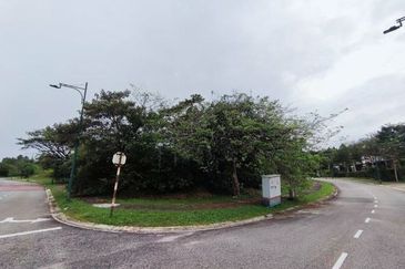 Bungalow Lot at Jln Anjung U8, Bukit Jelutong Freehold 25932sqft Gated