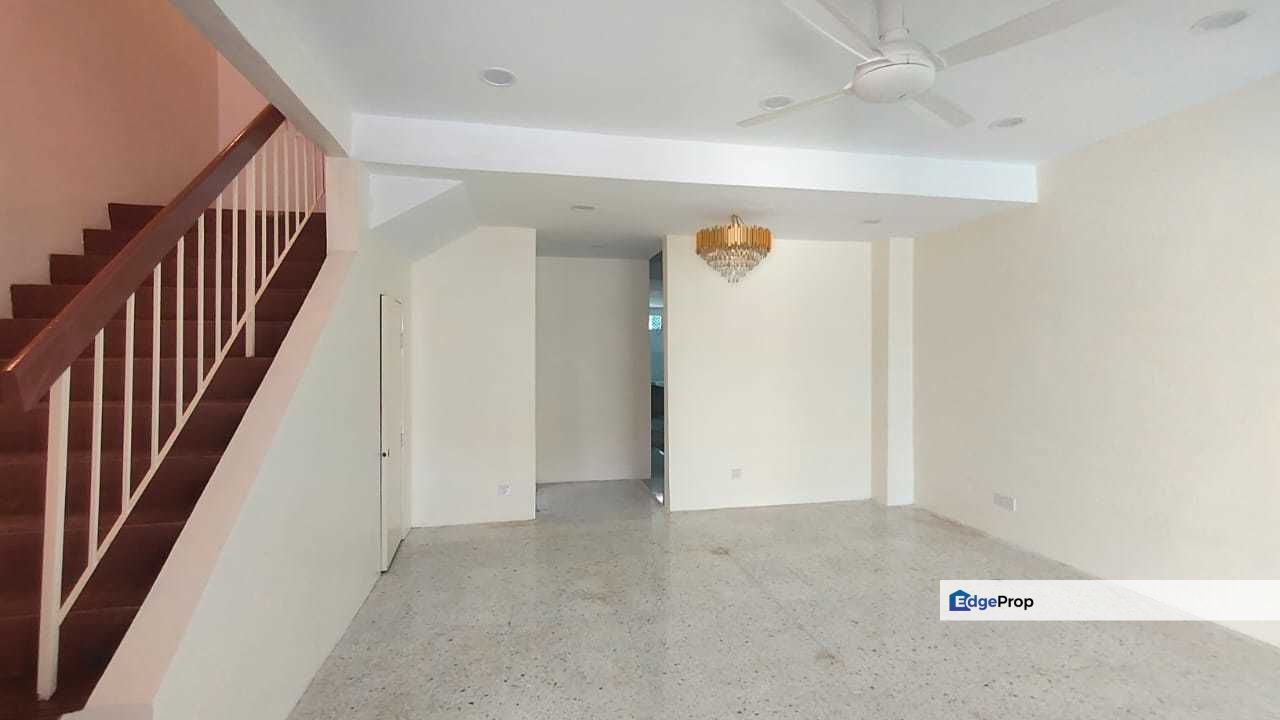 20x70 Bukti Sentosa Freehold Non Bumi Reno and Extend Like New House, Selangor, Hulu Selangor