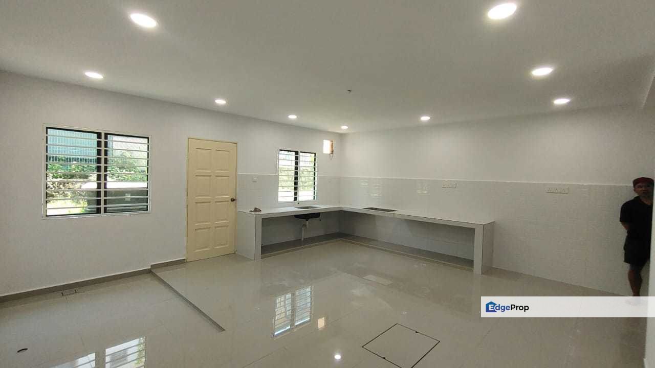 20x70 Bukti Sentosa Freehold Non Bumi Reno and Extend Like New House, Selangor, Hulu Selangor