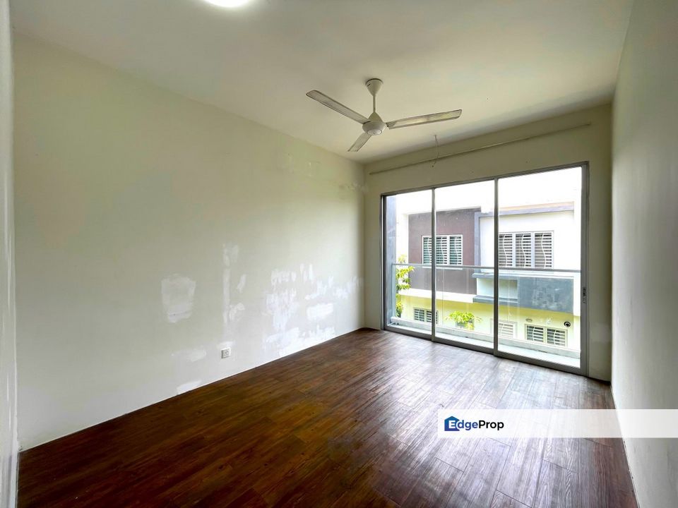 For Sale 2 Storey House Cybersouth 22x72 Gated And Guarded  5 Rooms, Selangor, Cyberjaya