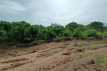 3 Acre Non Bumi Lot Next to Desa Kaloi Ulu Yam with Good Access