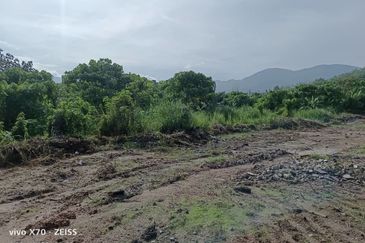 3 Acre Non Bumi Lot Next to Desa Kaloi Ulu Yam with Good Access