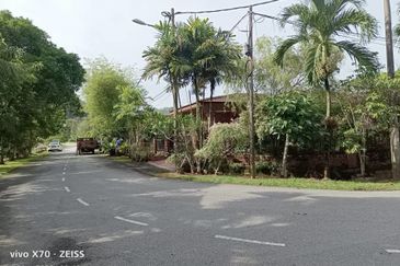 3 Acre Non Bumi Lot Next to Desa Kaloi Ulu Yam with Good Access