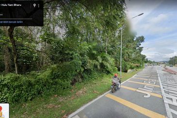 3.37 Acre Main Road Frontage Next to traffic Light Ulu Yam-Batang Kali