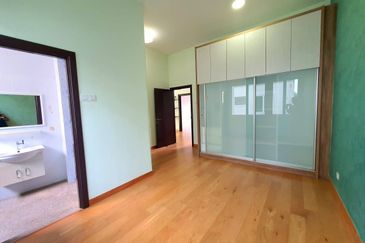 3 Storey Garden Bungalow 40x80 Kota Kemuning, Shah Alam Non Bumi Lot