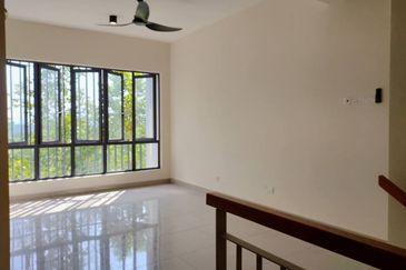 Crescent Park Townvilla