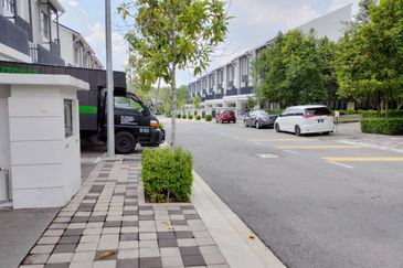 Crescent Park Townvilla