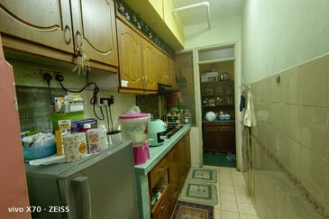 Pangsapuri Permata Merah (Red Ruby), Taman Universiti Indah