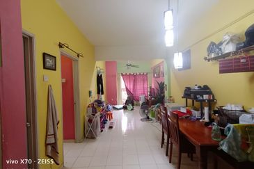 Pangsapuri Permata Merah (Red Ruby), Taman Universiti Indah