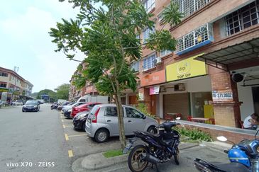 Pangsapuri Permata Merah (Red Ruby), Taman Universiti Indah