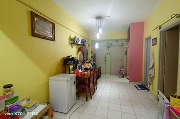 Pangsapuri Permata Merah (Red Ruby), Taman Universiti Indah